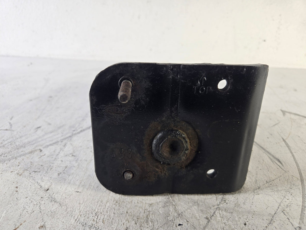 1998 2011 Lincoln Town Car Left Driver Rear Bumper Shock Absorber Bracket OEM