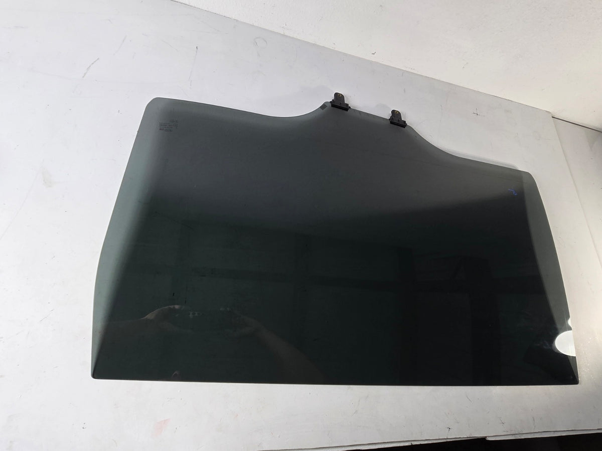 2015 2021 Kia Sedona Left Driver Rear Sliding Door Window Glass W Privacy OEM