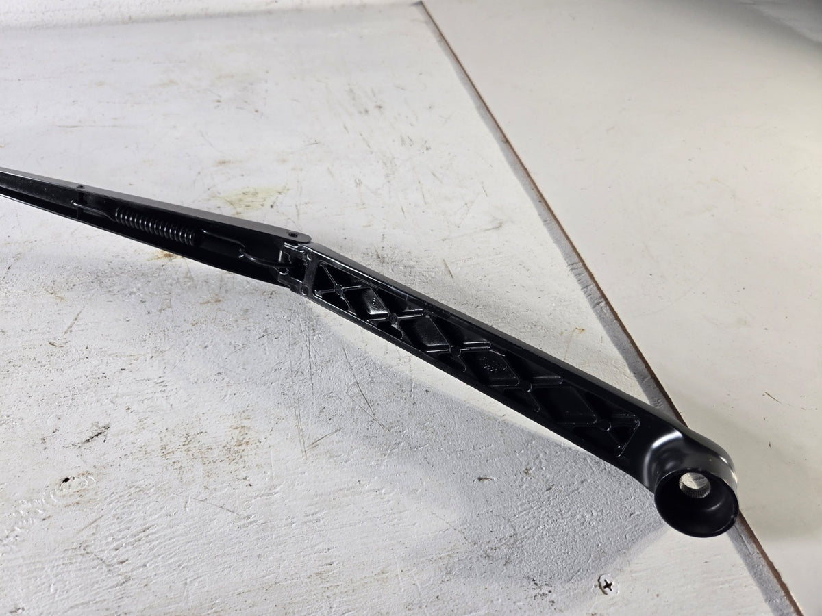 2011 2015 Hyundai Elantra Right Passenger Front Windshield Wiper Arm OEM