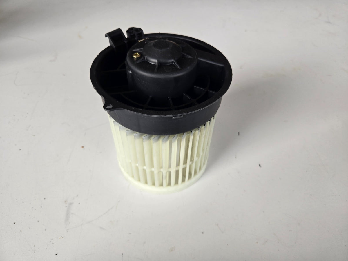 2014 2020 Nissan Rogue front HVAC ac heater dash air blower motor fan front OEM