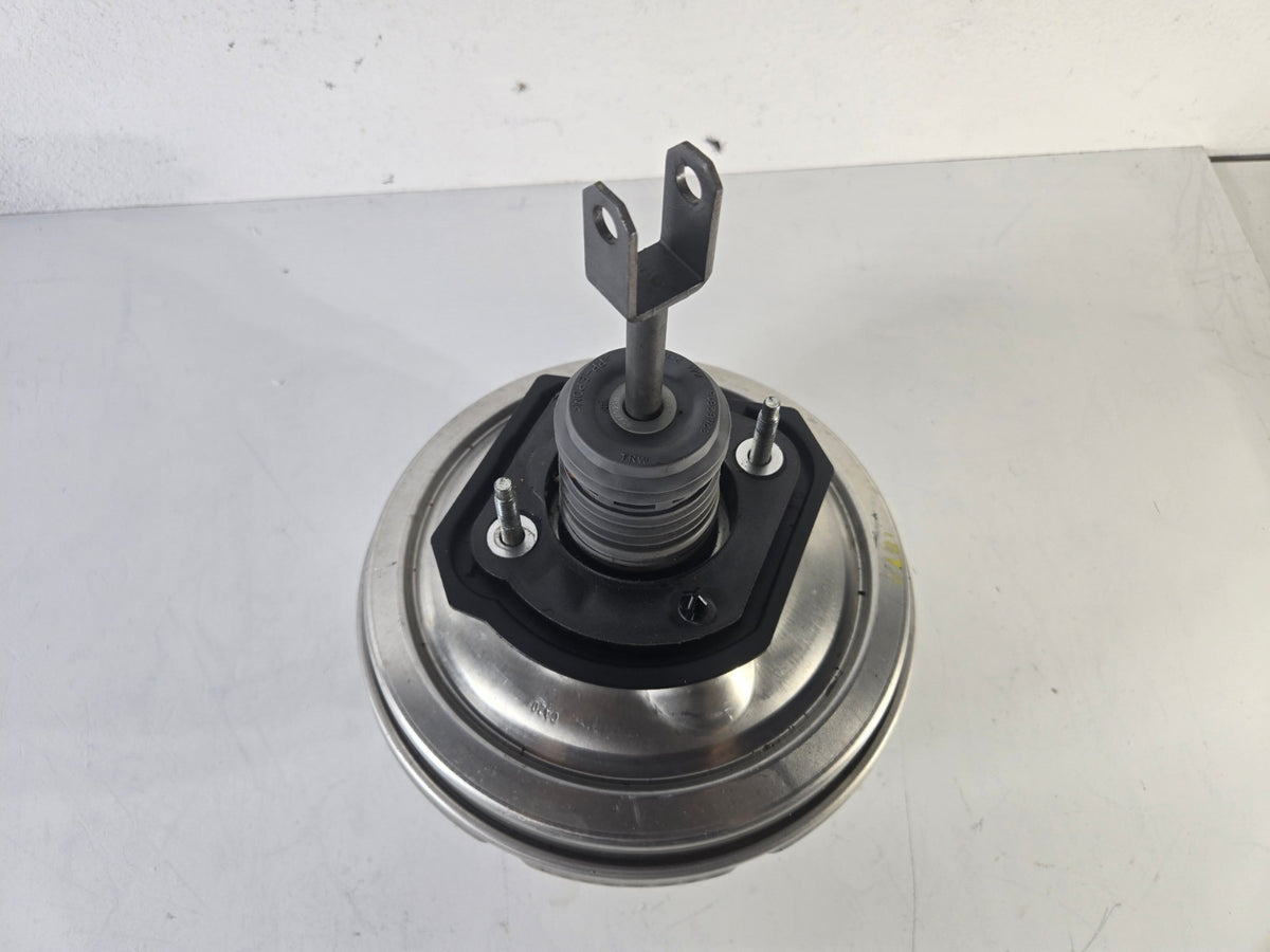 2010 2016 BMW 5 Series 528i 535d 550i Master Cylinder Power Brake Booster OEM
