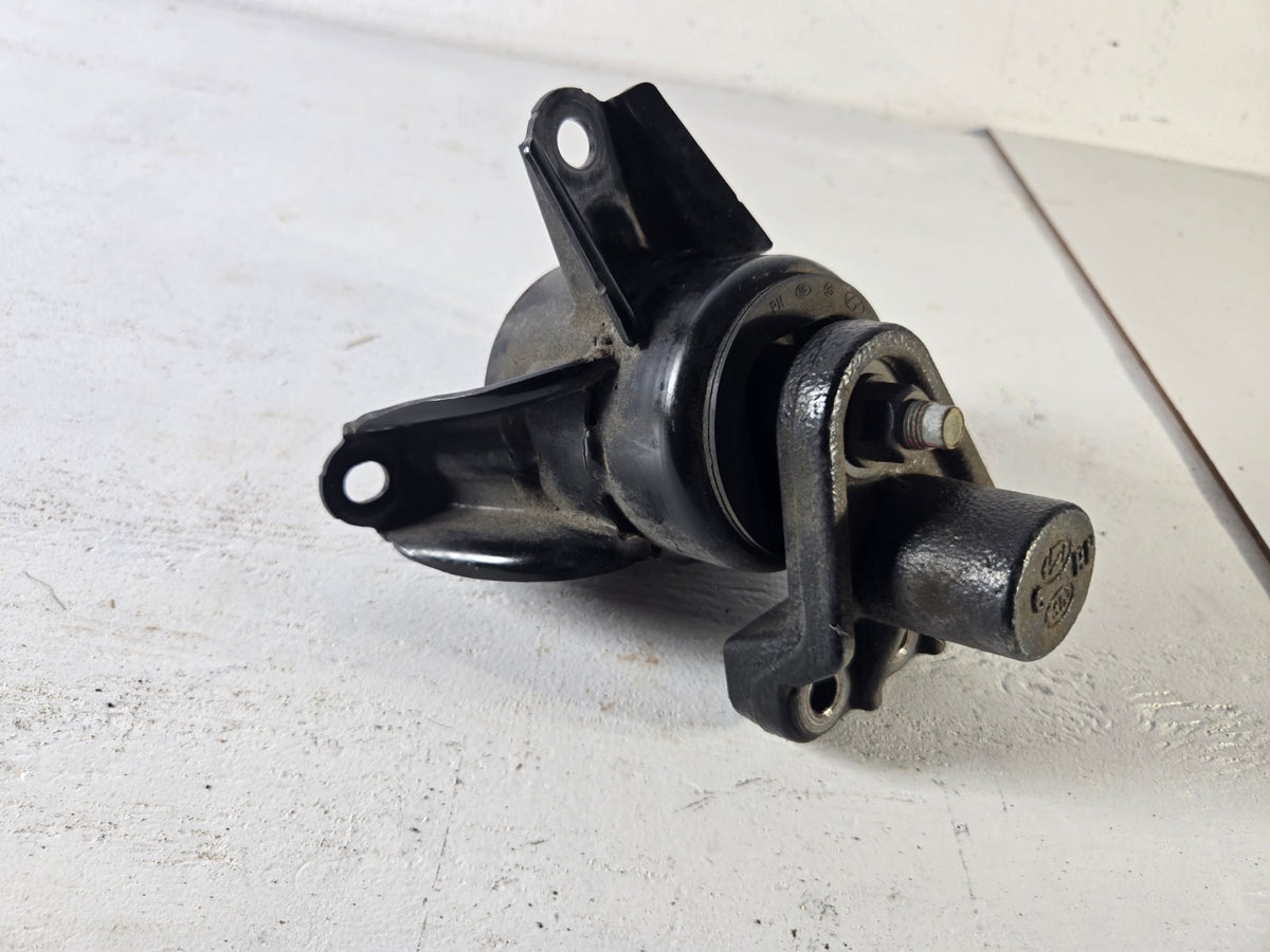 2011 2016 Hyundai Elantra 1.8L Engine Motor Mount Mounting Bracket OE 218103Y000