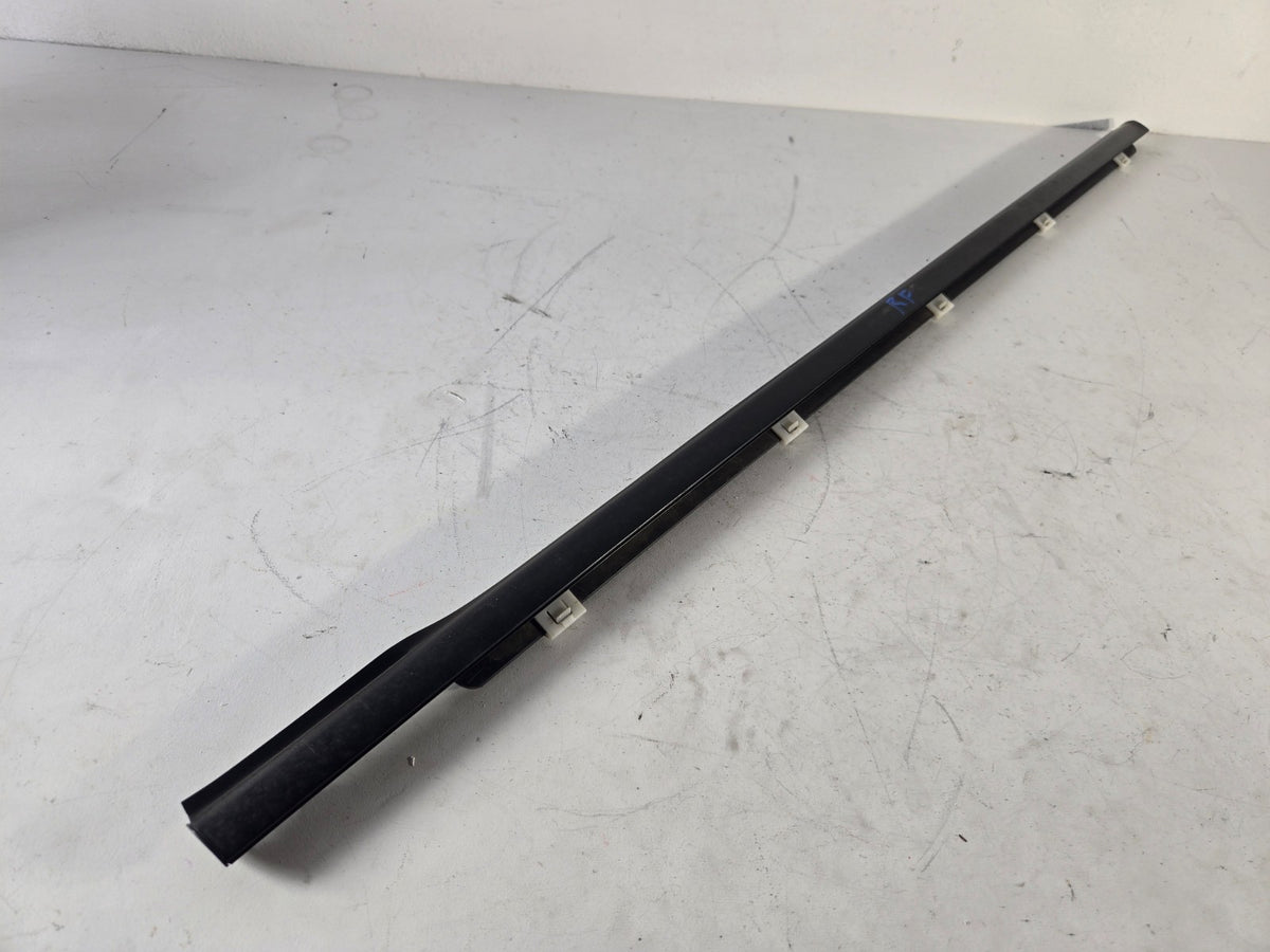 2015 2021 Kia Sedona Right Passenger Front Door Weather Strip Outer Trim Molding