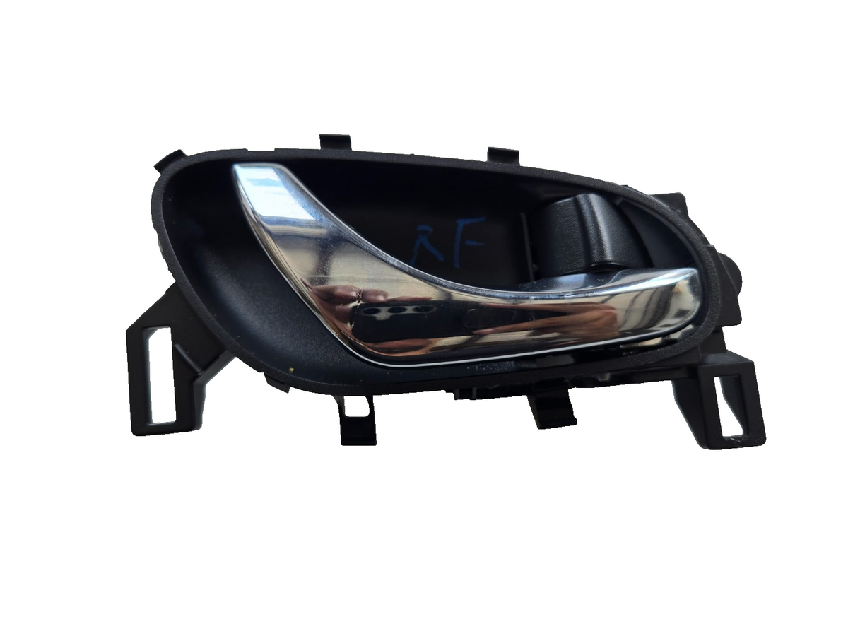 2019 Nissan Rogue Right Passenger front or REAR door interior inner handle OEM R