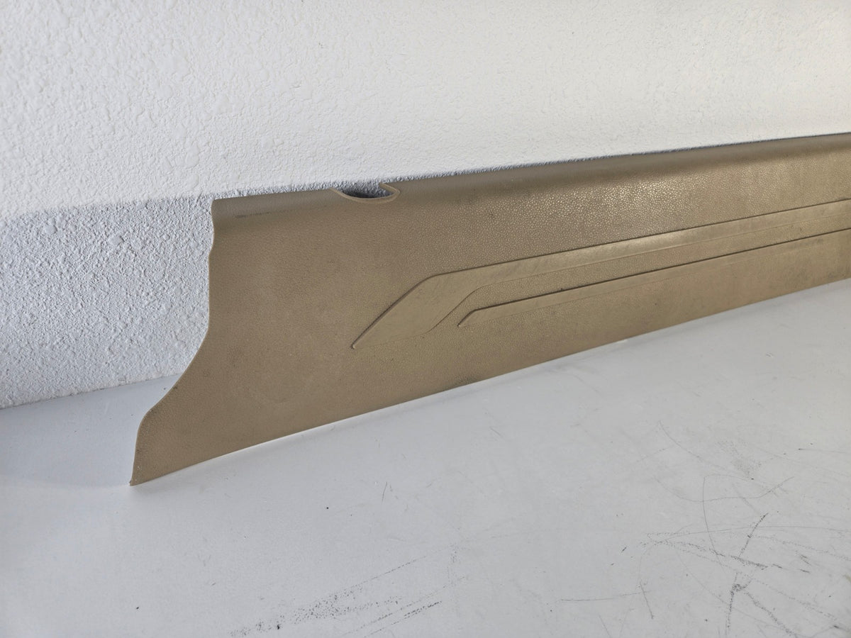 2015 2018 Kia Sedona Left Driver Rear Door Sill Scuff Molding Trim OEM Beige