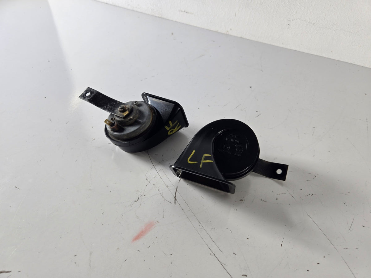 2014 2019 Infiniti Q50 High Low Pitch Note Horn Horns 256104GA0A OEM 256204GA0B