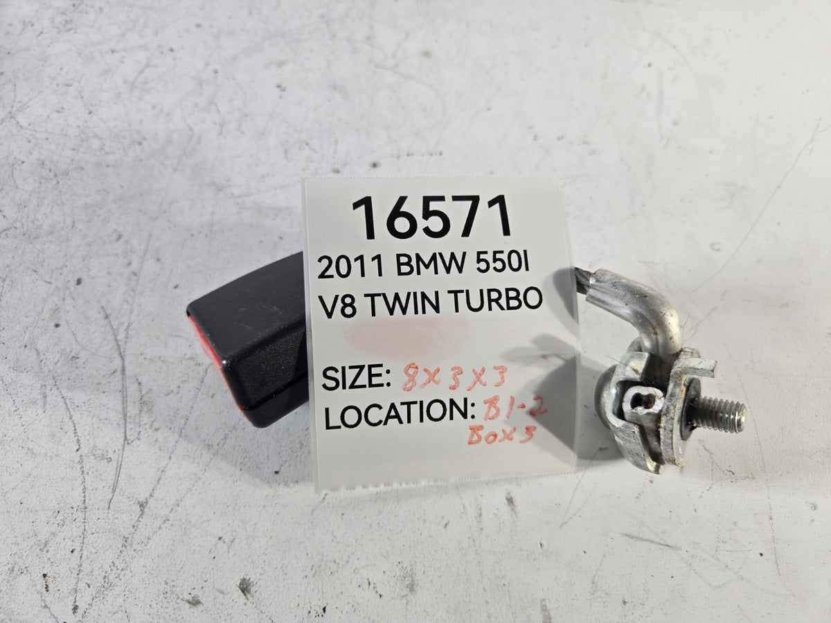 2010 2016 BMW 528i 535d 550i Left Driver Rear Seat Belt Buckle Lower OEM