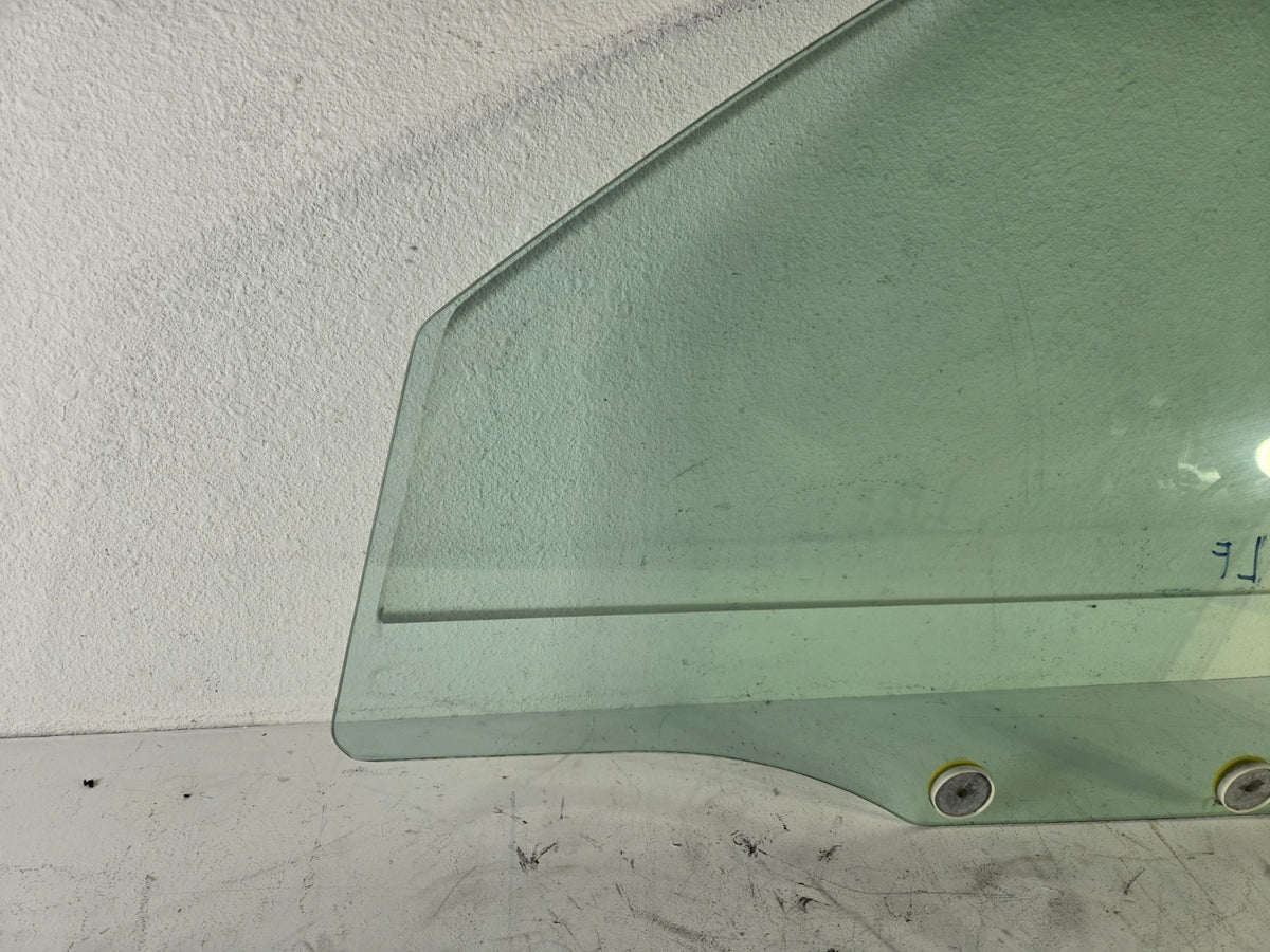 1999 2011 Lincoln Town Car Left Driver Side Front Door Window Glass OEM