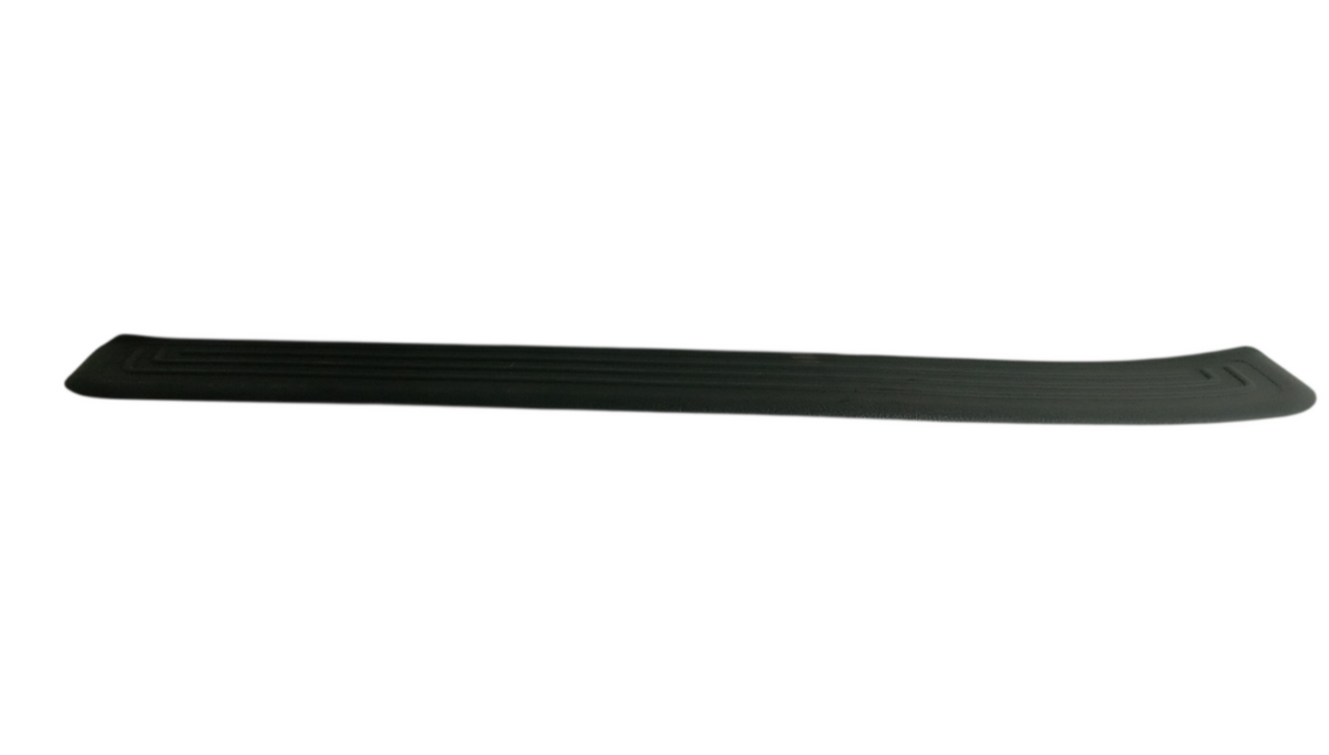 2012-2014 Hyundai Genesis Left Front Door Step Sill Scuff Plate Trim OEM 14301