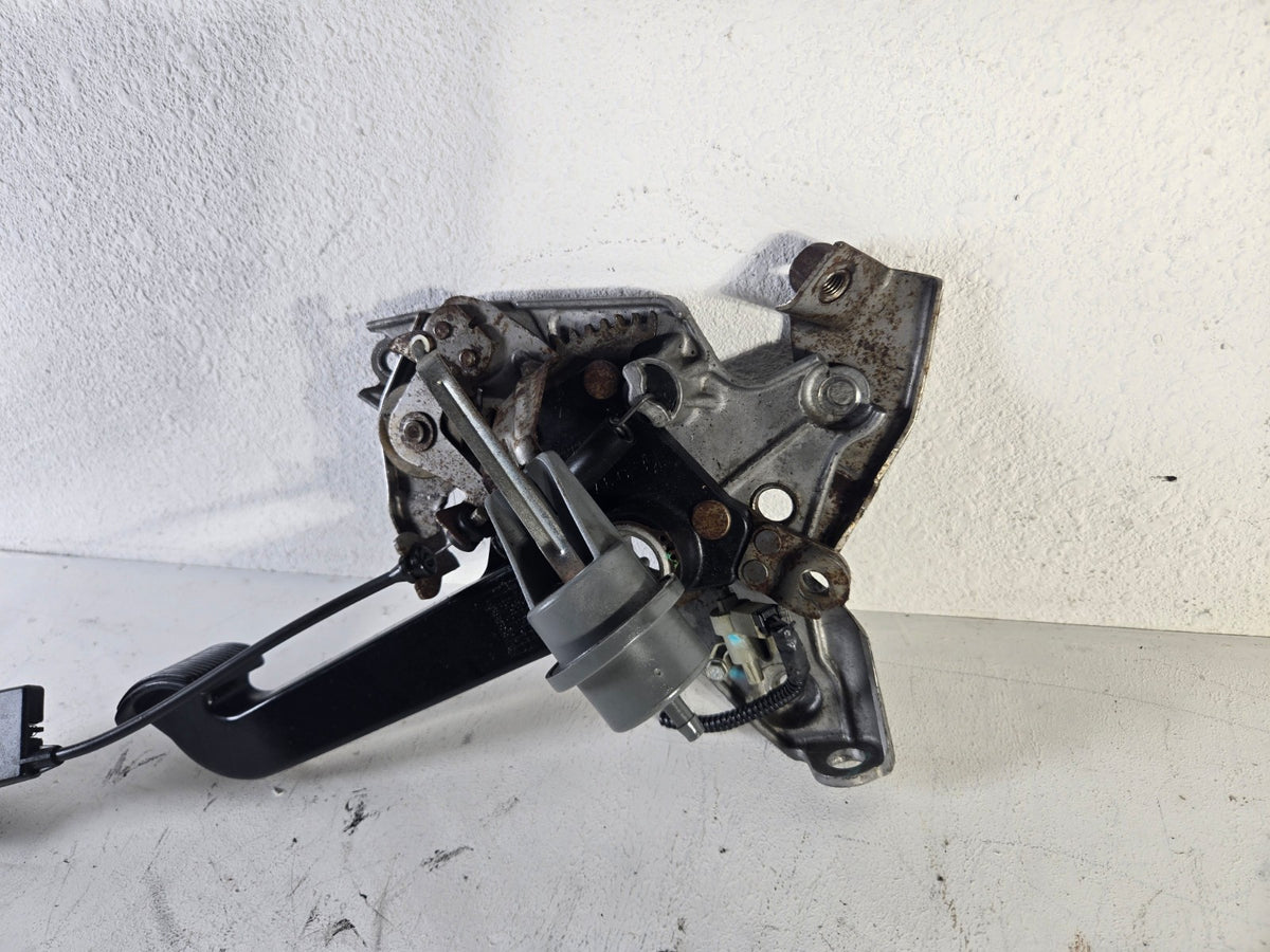 2003 2004 Lincoln Town Car Emergency Parking Brake Control Lever Pedal OEM