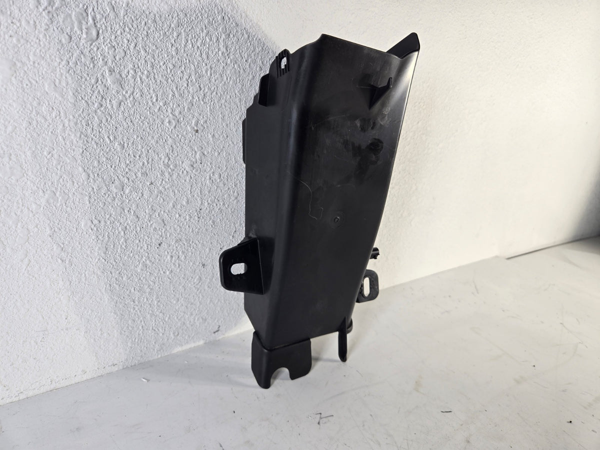 2010 2017 BMW 528i 535d 550i Right Passenger Radiator Air Duct Vent Channel OEM