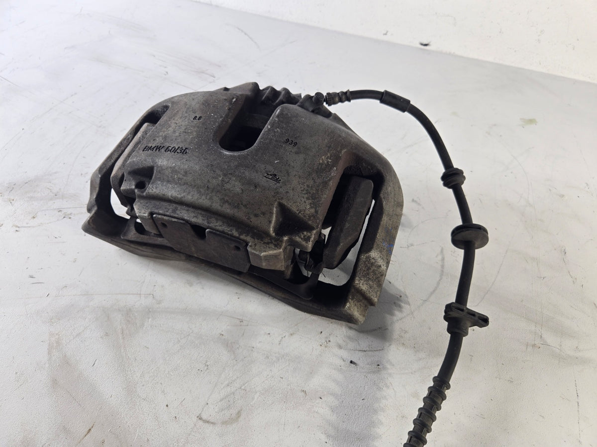 2010 2017 BMW 528i 535i 550i Right Passenger Side Front Wheel Brake Caliper OEM