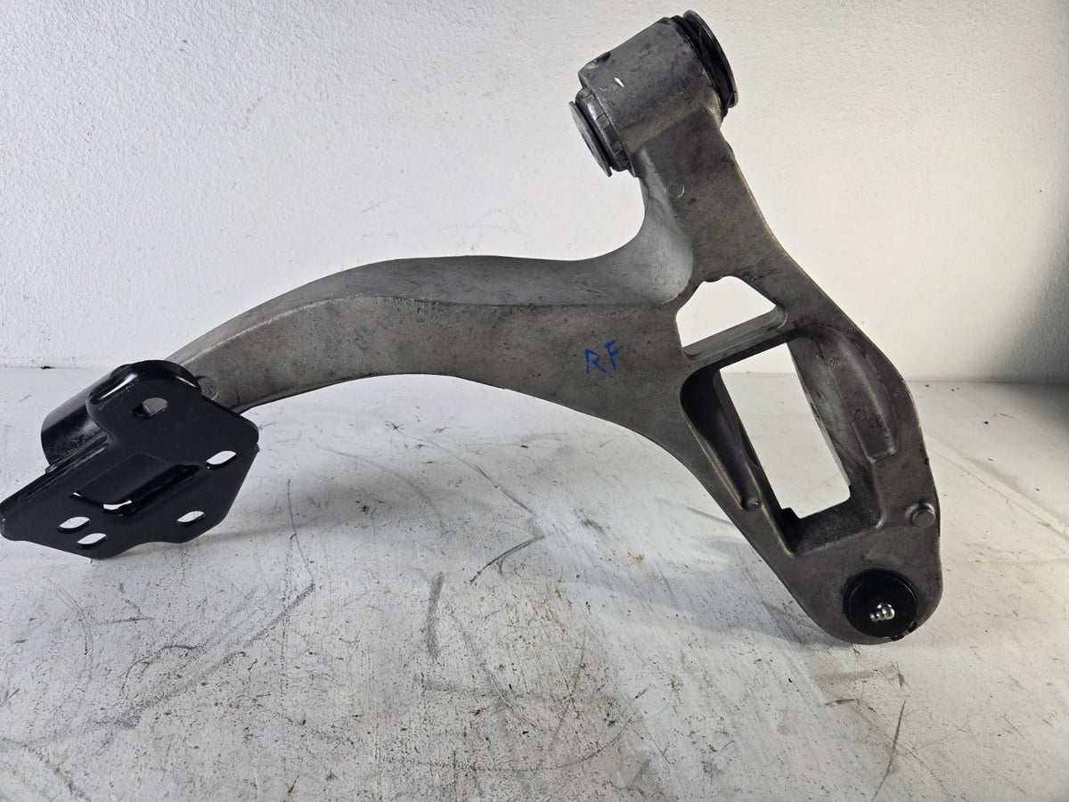 2003 2005 Lincoln Town Car Right Passenger Front Suspension Lower Control Arm OE