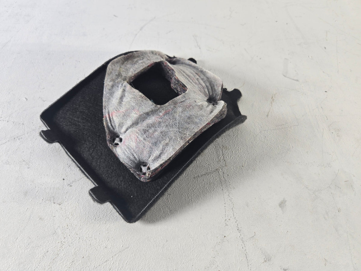2010 2016 BMW 528i 550i Right Passenger Rear Trunk Power Distribution Lid Cover