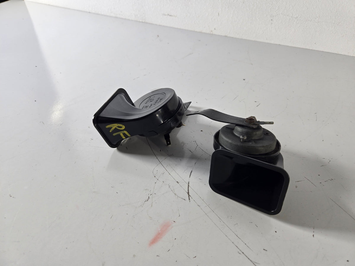 2014 2019 Infiniti Q50 High Low Pitch Note Horn Horns 256104GA0A OEM 256204GA0B