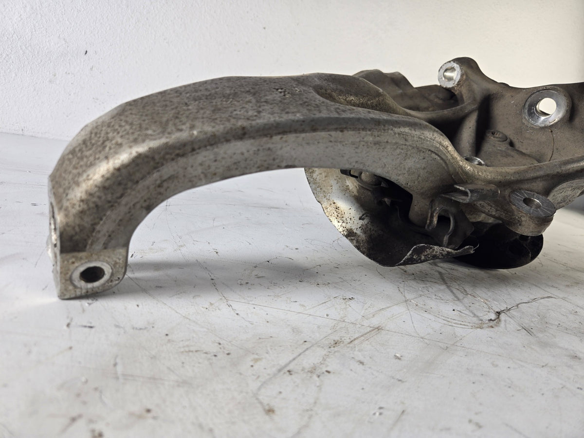2010 2016 BMW 528i 550i Left Driver Side Front Spindle Knuckle Hub OEM