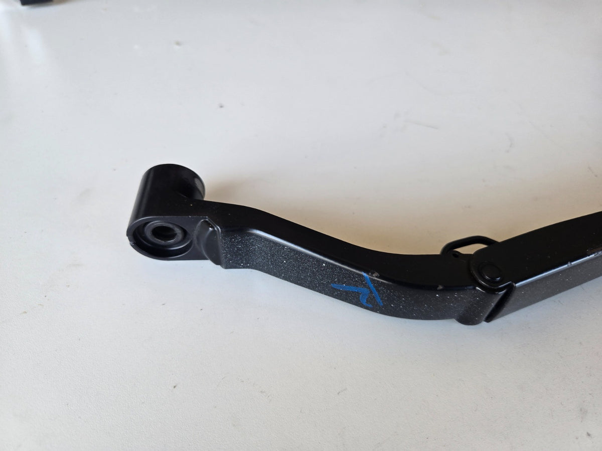 2014 2020 Nissan Rogue right passenger front windshield wiper arm 28886-6FL0A OE