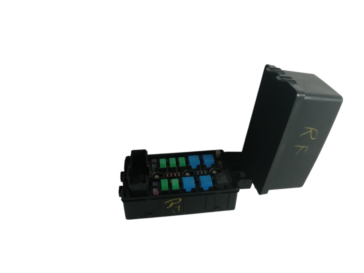 2012-2014 Hyundai Genesis Fusebox  Relay Module Fuse Box OEM 14545