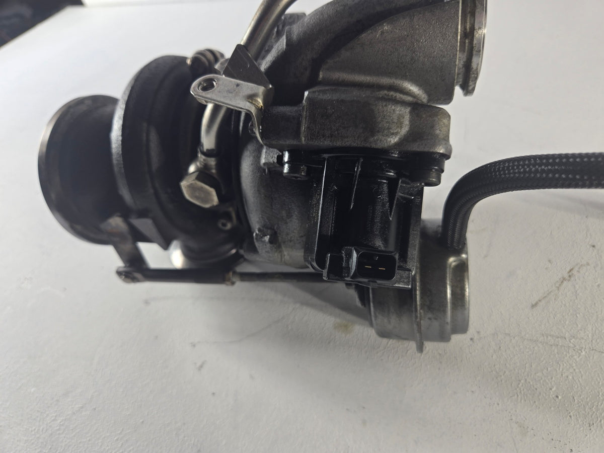 2010 2013 BMW 5 Series 550i N63 4.4L Turbocharger Turbo Charger Right Side OEM