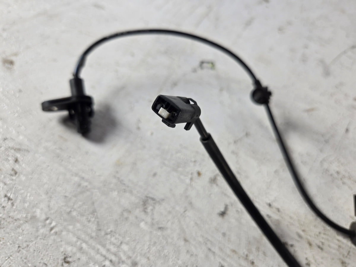 2012 2016 Hyundai Elantra Right Passenger Side Front Wheel ABS Speed Sensor OEM