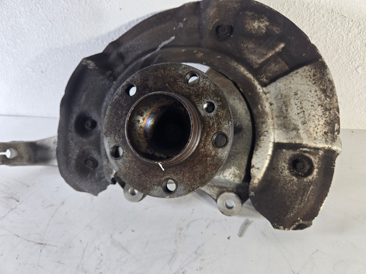 2010 2016 BMW 528i 550i Right Passenger Side Front Spindle Knuckle Hub OEM