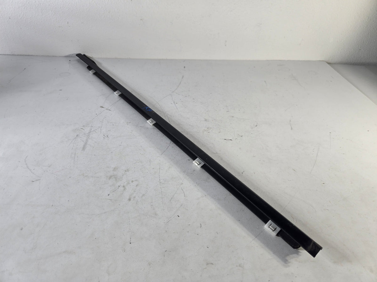 2015 2021 Kia Sedona Right Passenger Front Door Weather Strip Outer Trim Molding