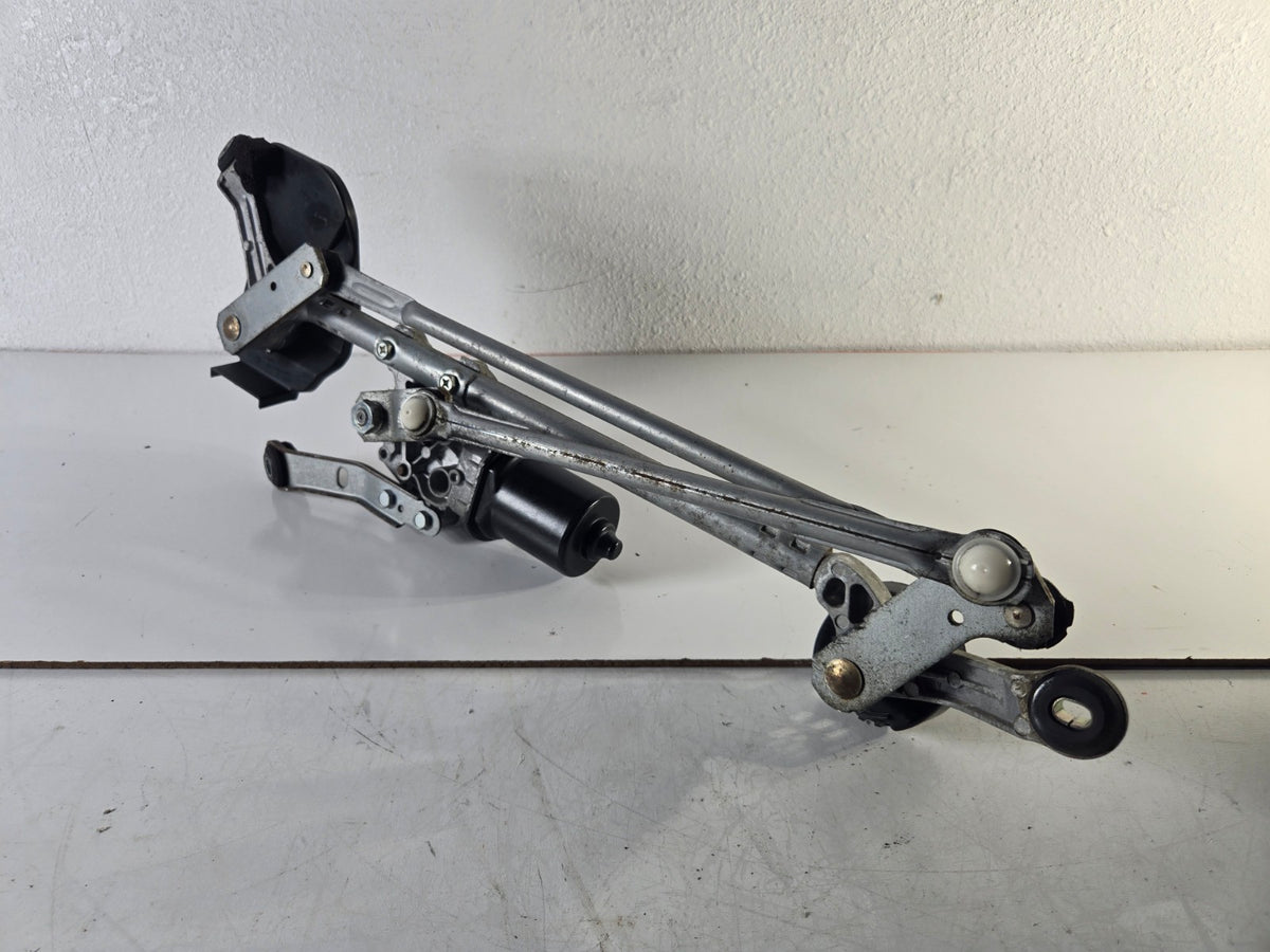 2014 2019 Infiniti Q Q50 Front Windshield Wiper Motor Transmission Linkage OEM