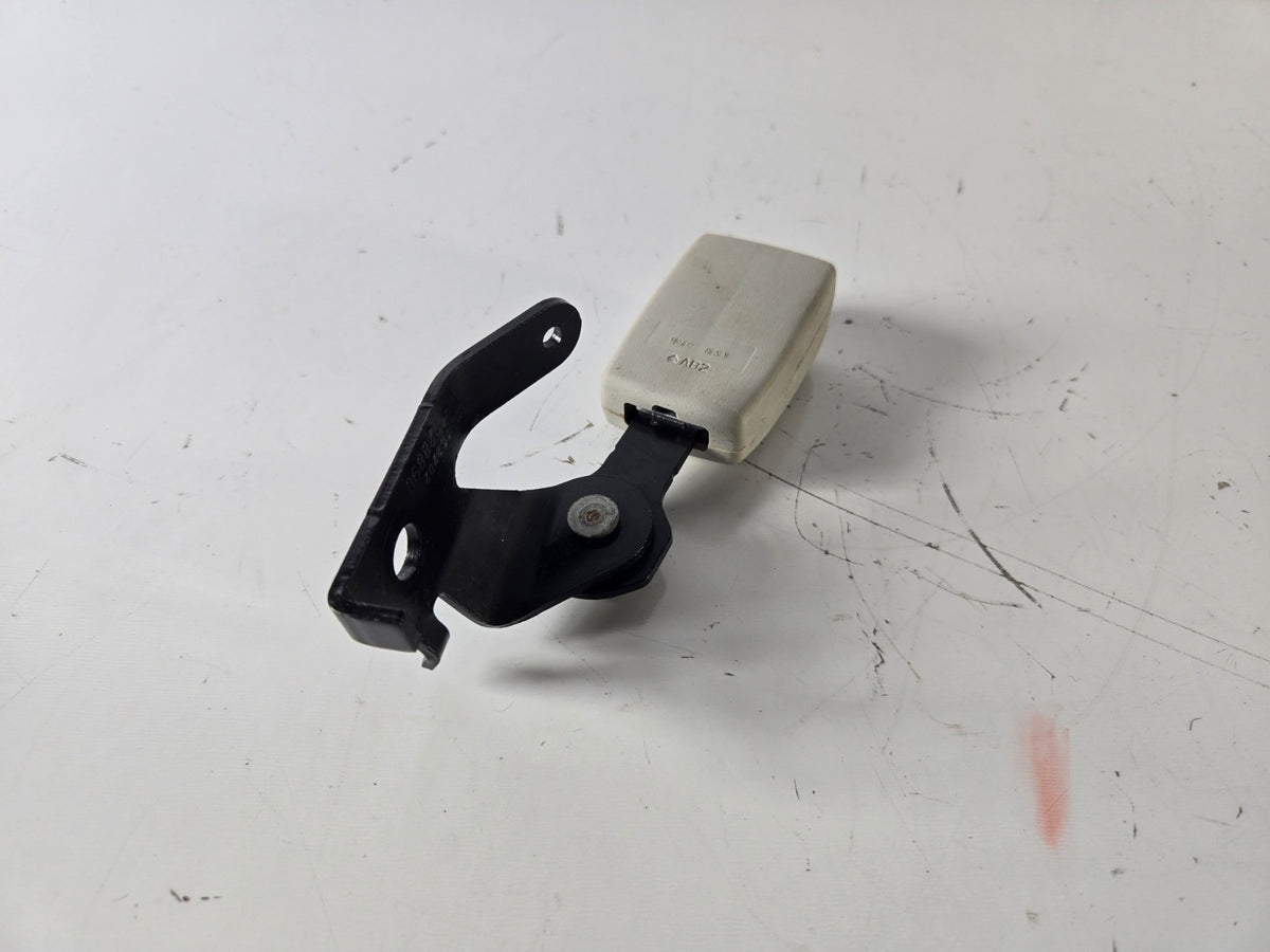 2014 2017 Infiniti Q50 Left Driver Side Rear Seat Belt Buckle OEM 888434HB0B