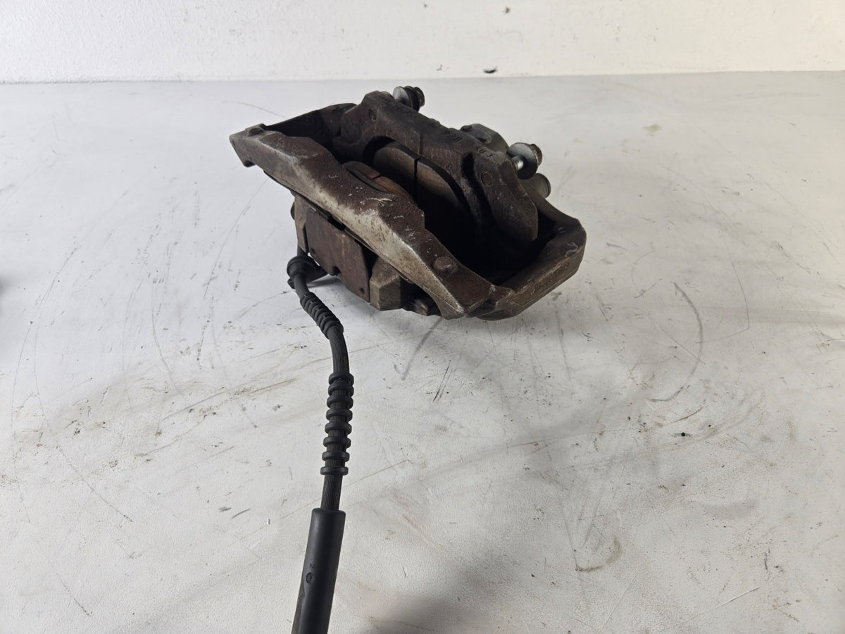 2010 2017 BMW 528i 535i 550i Right Passenger Side Front Wheel Brake Caliper OEM