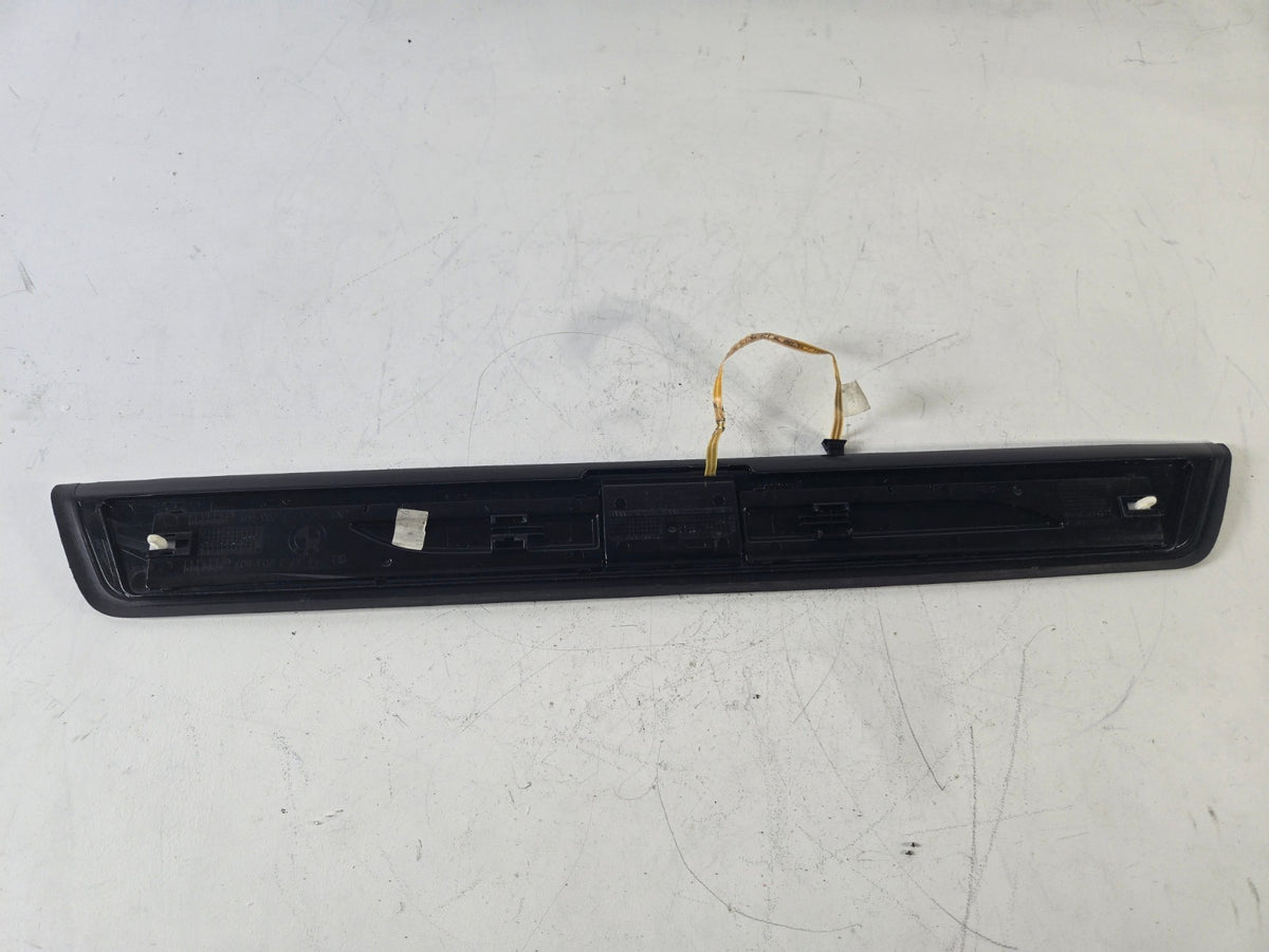 2010 2016 BMW 528i Right Passenger Front Door Sill Scuff Plate Trim 51477203608
