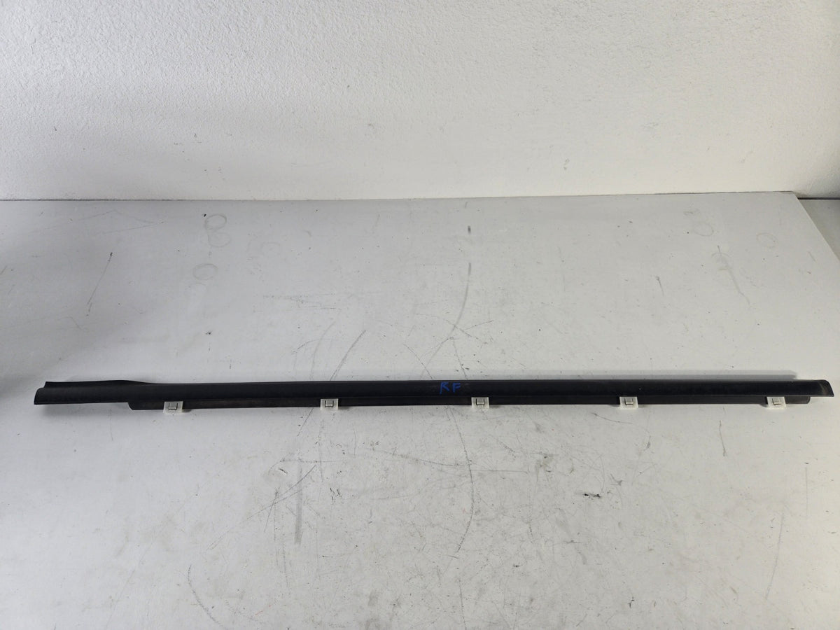 2015 2021 Kia Sedona Right Passenger Front Door Weather Strip Outer Trim Molding