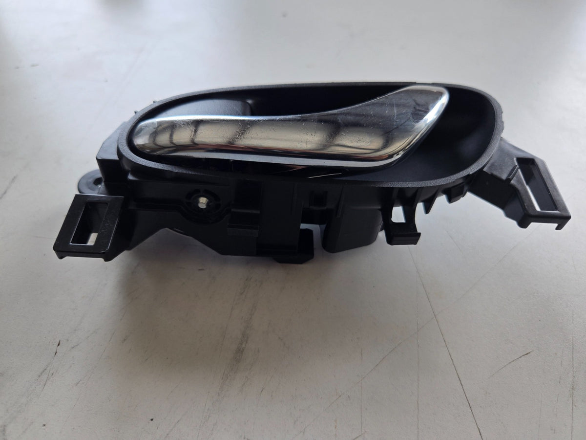 2014 2020 Nissan Rogue left driver front or REAR door interior inner handle OEM!